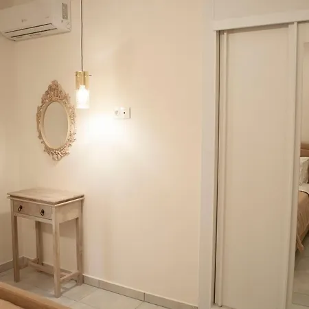 Vista Mare , 2 Min Drive To The Sea Apartment Lakki (Karpathos)